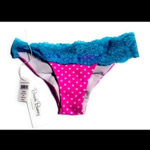 🥺ISO🥺 these Beach Bunny bottoms only in an XL!!